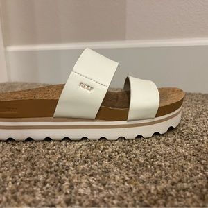 Reef women’s Cushion Bounce Vista Hi Flip Flop,